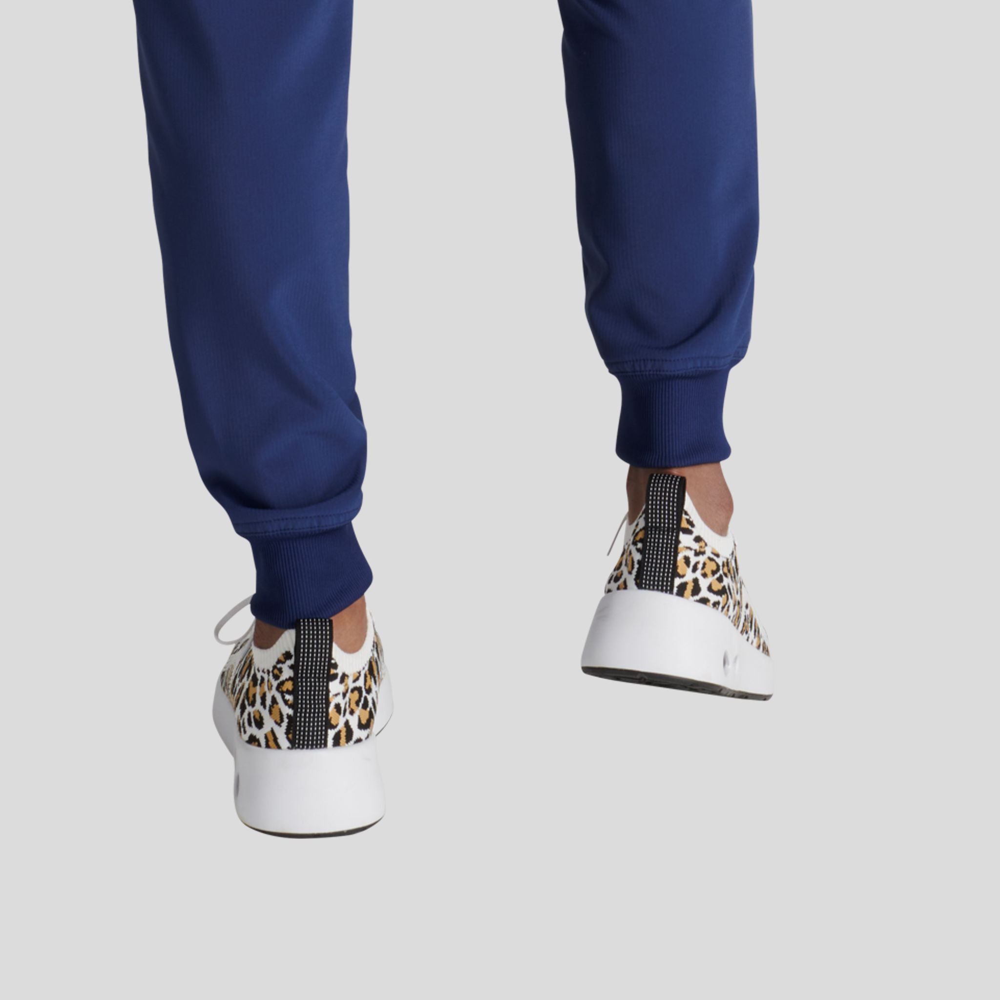 Women's Natural Rise Jogger Scrub Pant