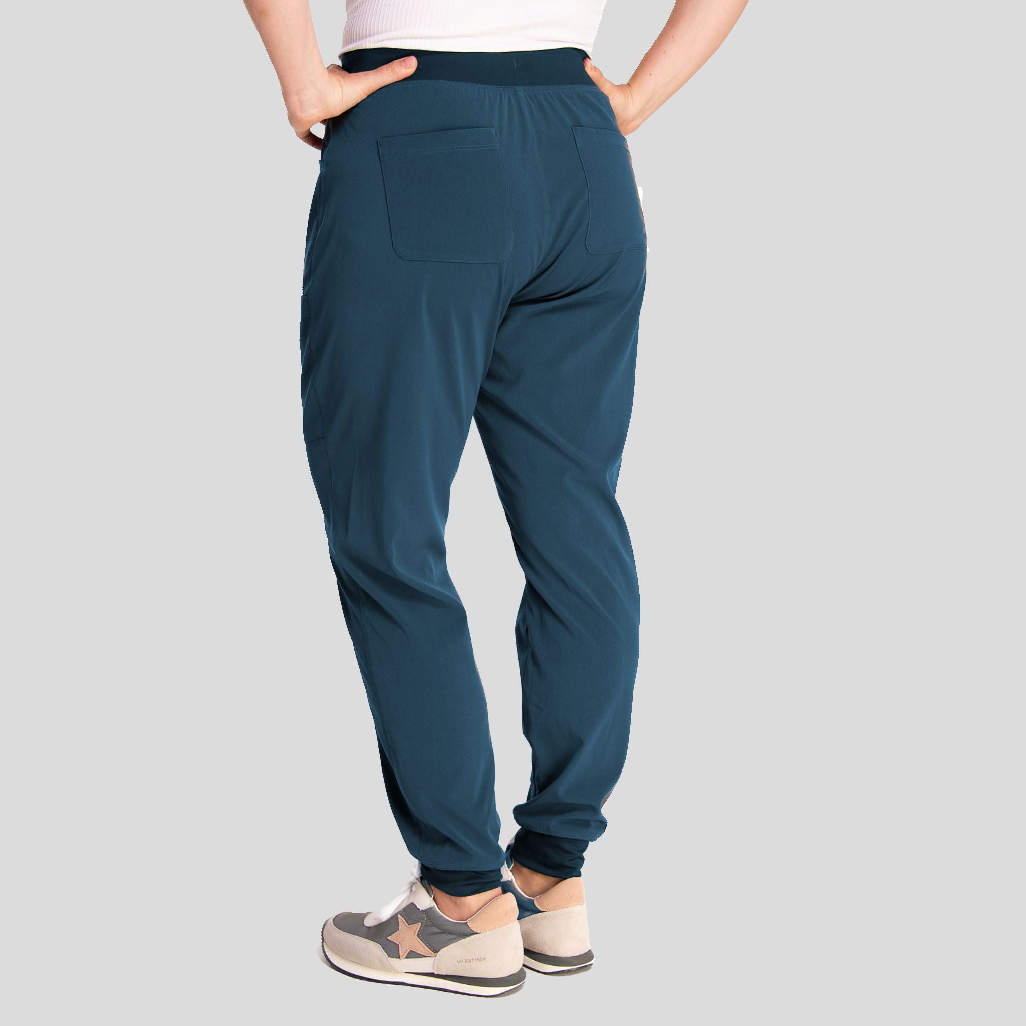 Women’s Jogger Scrub Pants