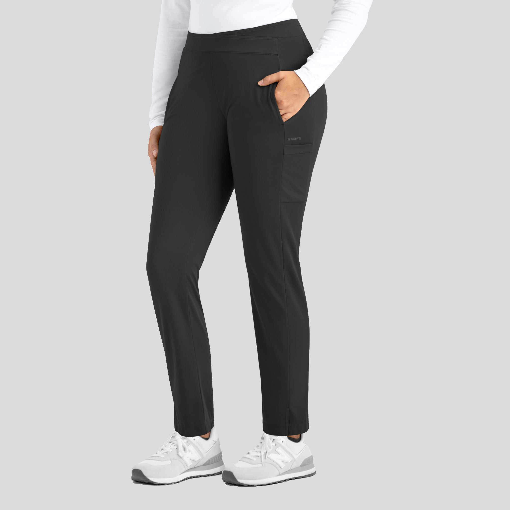 Women's Mid Rise Tapered Pant