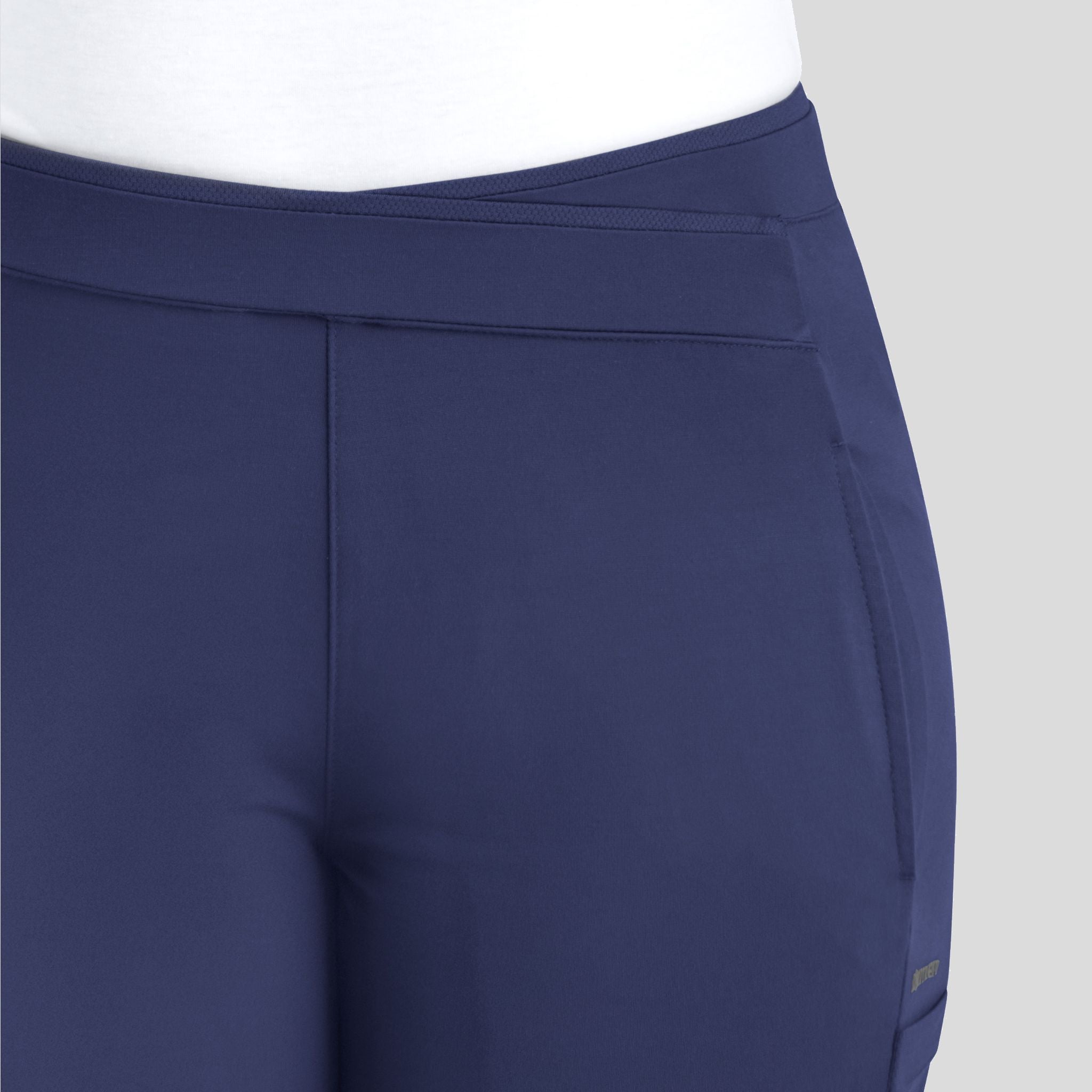 Women's Mid Rise Tapered Pant