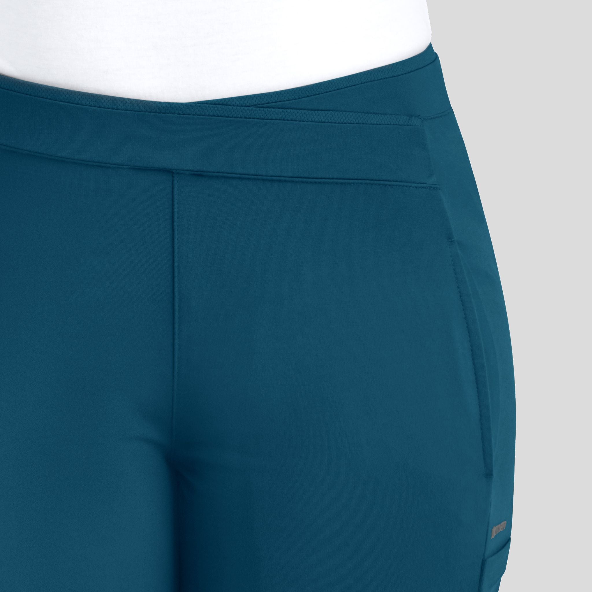 Women's Mid Rise Tapered Pant