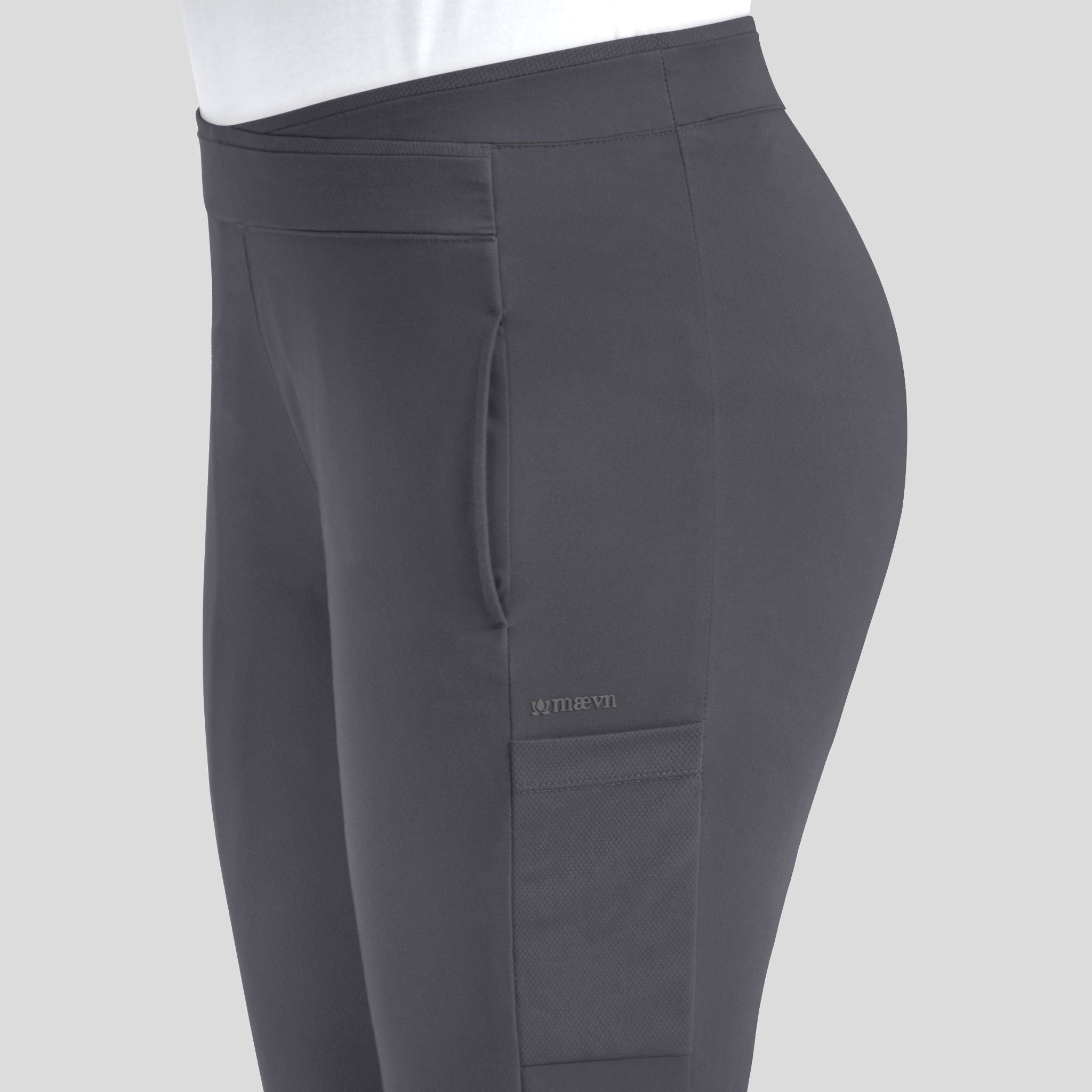 Women's Mid Rise Tapered Pant