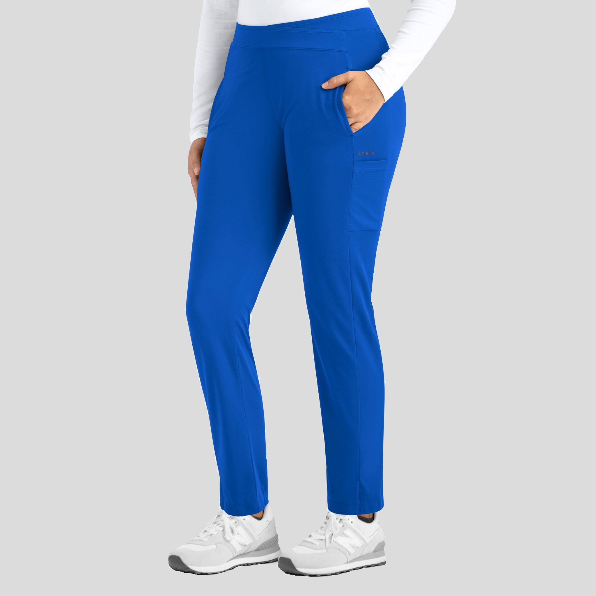 Women's Mid Rise Tapered Pant